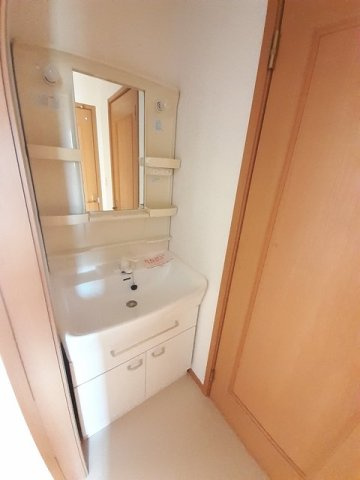 ミニヨンメゾンの洗面所|脱衣スペースもあります