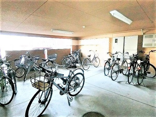 ライオンズマンション西霞町第２のその他|駐輪場　※2022年7月撮影