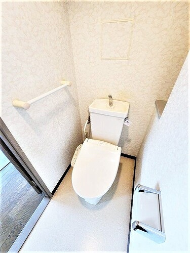 グランデュオ五日市駅前ウエストのトイレ|洗浄機能付き便座　※2023年6月撮影