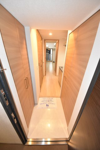 プライムアーバン御堂筋本町の玄関