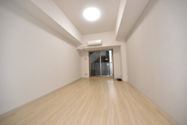 プライムアーバン御堂筋本町の居間・リビング