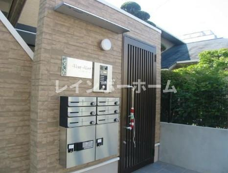 ヴァンヴェール八広のエントランス