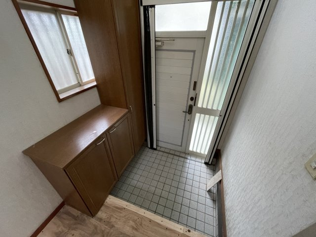 茂原市七渡中古戸建の玄関