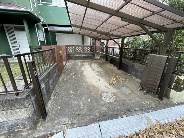 茂原市七渡中古戸建の駐車場