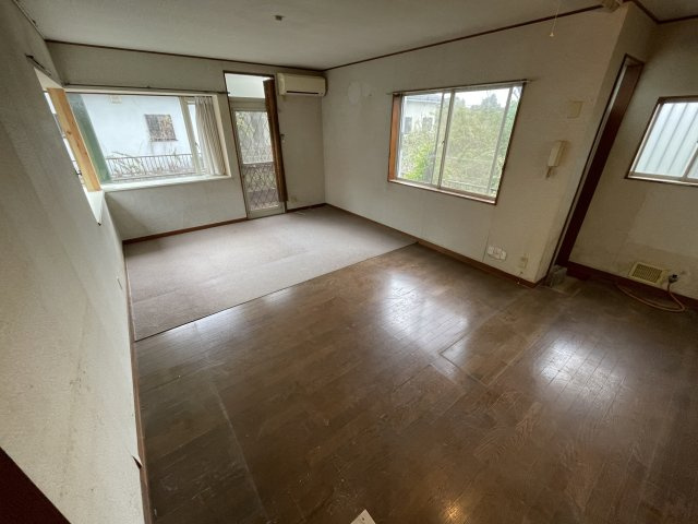 茂原市七渡中古戸建の居間・リビング