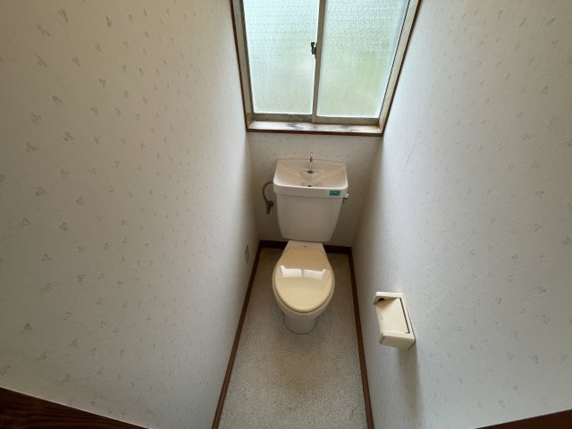 茂原市七渡中古戸建のトイレ