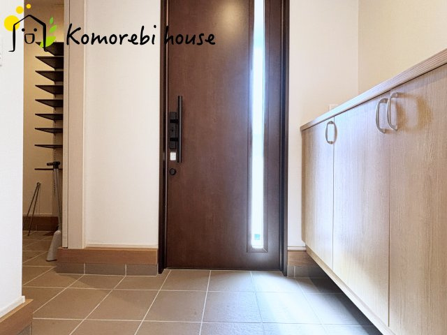 鴻巣市赤城　中古一戸建ての玄関|土間収納がある玄関です