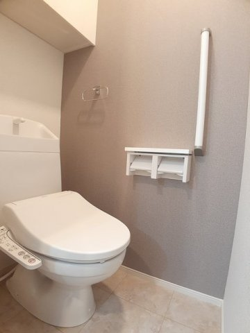 【トイレ】 | アーバンハウス根来Ⅱ | 落ち着いた色調のトイレです