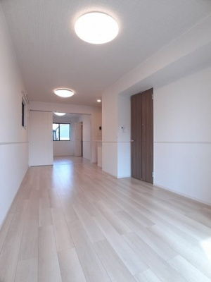 【居間・リビング】 | アーバンハウス根来Ⅱ | 居間です