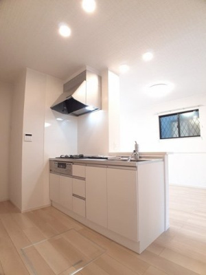 【キッチン】 | アーバンハウス根来Ⅱ | コンパクトなキッチンで掃除もラクラク