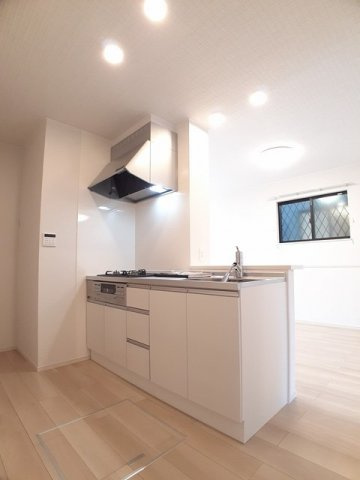 【キッチン】 | アーバンハウス根来Ⅱ | コンパクトなキッチンで掃除もラクラク