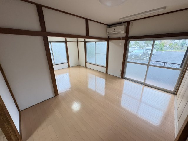 コーポながいの居間・リビング