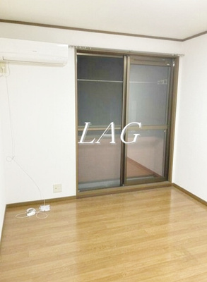 【居間・リビング】 | グランドール市川 | 洋室のお部屋です。