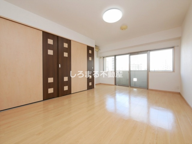 フォレステージュ靱公園の居間・リビング