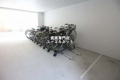 【その他共用部分】 | ロイヤルカーサ寿町 | 自転車通勤にも便利な駐輪場付き♪