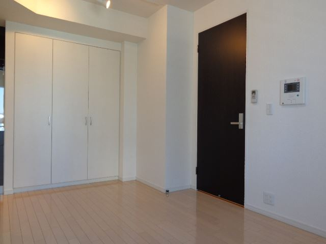 渋谷区笹塚１丁目の賃貸マンションの居間・リビング