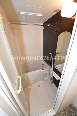 フレア難波の浴室