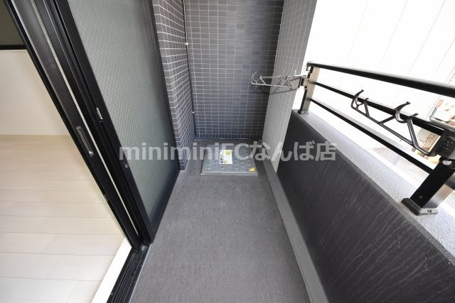 フレア難波のバルコニー