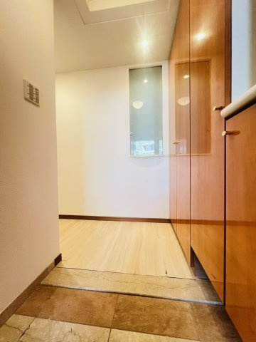 コート須磨関守町の玄関