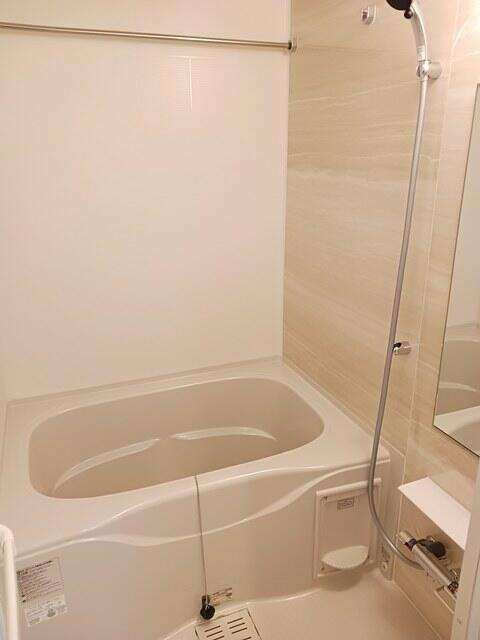 稲城市大丸の賃貸マンションの浴室