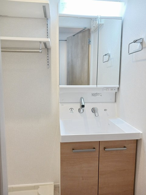 稲城市大丸の賃貸マンションの洗面所