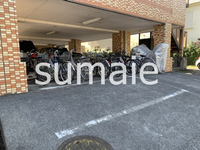 レジデンスカープ大宮のその他共用部分|敷地内駐輪場。