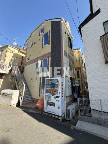 横浜市神奈川区西寺尾１丁目のアパートの外観