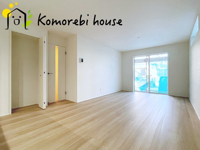 上尾市原市　21期　新築一戸建て　グラファーレ　01の居間・リビング