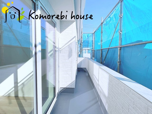 上尾市原市　21期　新築一戸建て　グラファーレ　01のバルコニー