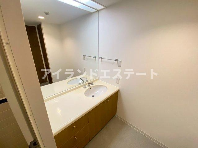 LANAI COURT CLASSIC　ファミリー向け　角部屋　オートロックの洗面所