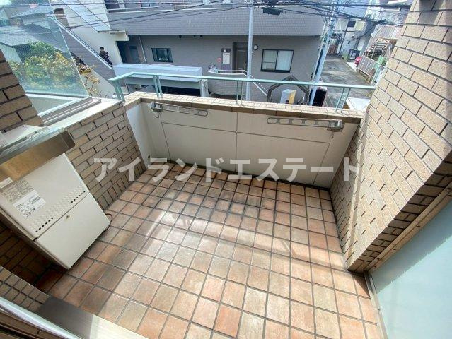 LANAI COURT CLASSIC　ファミリー向け　角部屋　オートロックのバルコニー