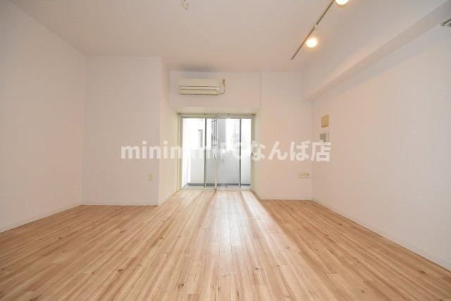 エステムコート難波EASTレオルガの居間・リビング