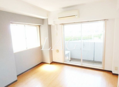 【居間・リビング】 | レスポワール・多摩川 | 洋室のお部屋です。