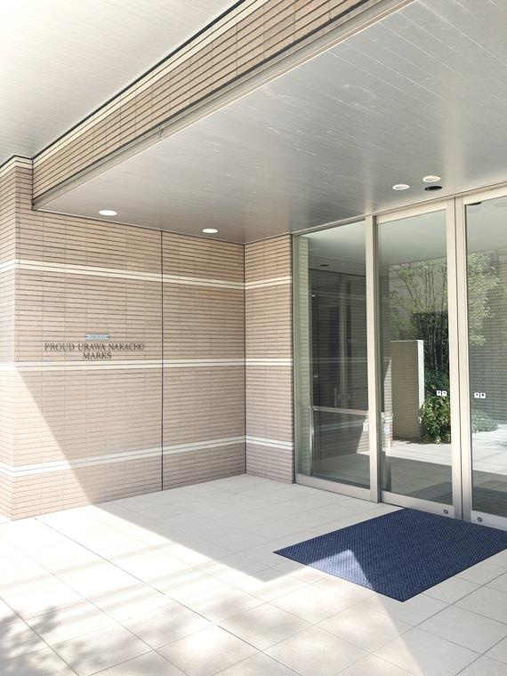 プラウド浦和仲町マークスのエントランス