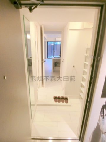 ブランシエスタ西馬込の玄関|姿見鏡がうれしい玄関