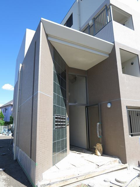 アンジュール登戸のエントランス