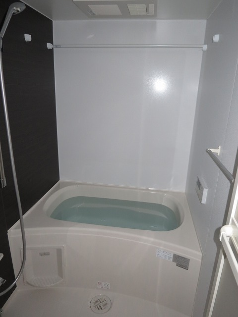 アンジュール登戸の浴室