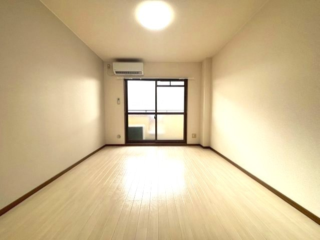 ＣＡＳＡ　ＤＥ　ＴＳＵＺＵＹＡＭＡＤＡＩの洋室