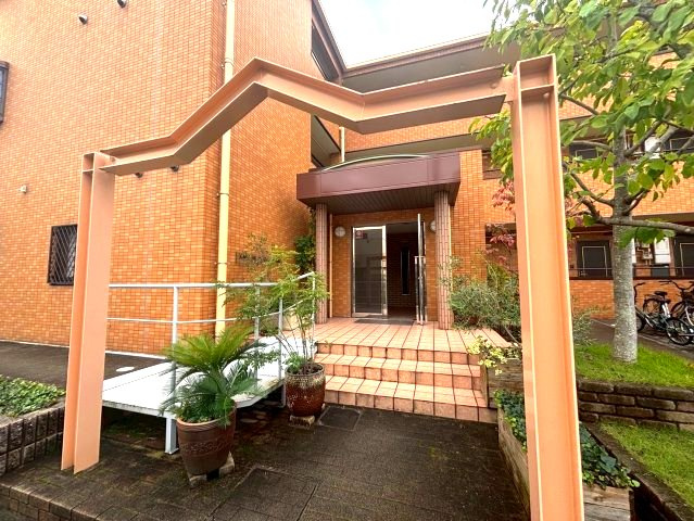 ＣＡＳＡ　ＤＥ　ＴＳＵＺＵＹＡＭＡＤＡＩのエントランス