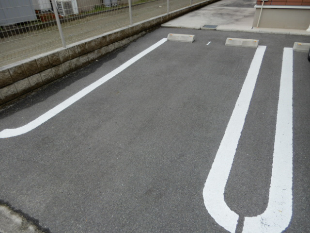 コート・ブリエの駐車場