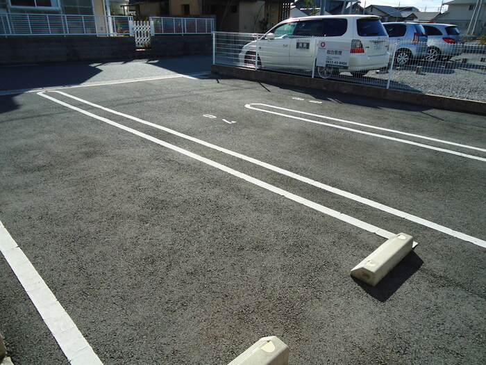 アステールの駐車場|駐車場