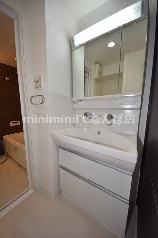 ノーブルスクエア新町の洗面所|コンパクトで使いやすい洗面所