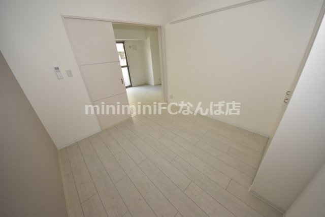 ノーブルスクエア新町の寝室|開放的な寝室です