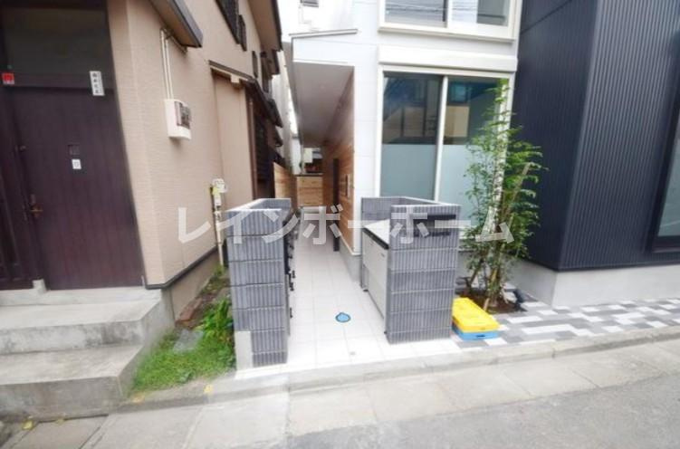 Filia北千住のエントランス