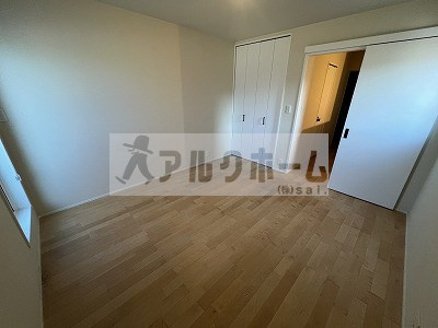 国分西2丁目戸建ての寝室