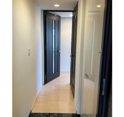 【玄関】 | グランステューディオ市ヶ谷薬王寺壱番館 | ゆったりとした玄関です