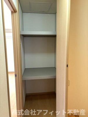 【その他】 | ヴィラシオン木之庄 B棟 | 廊下収納