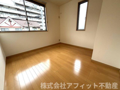 【その他】 | ヴィラシオン木之庄 B棟 | 東側の洋室6帖