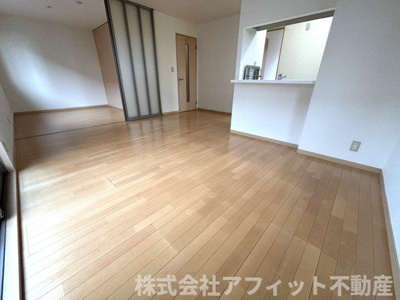 【居間・リビング】 | ヴィラシオン木之庄 B棟 | LDK13.4帖