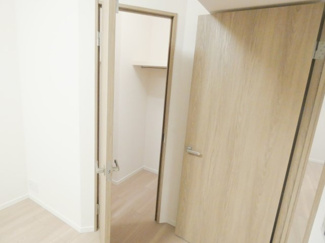 【収納】 | パークシティ大宮セントラルタワー | 着る、選ぶ、しまうがスムーズに。ウォークインクローゼットが毎朝の時間にゆとりを生みます